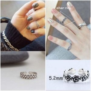Adjustable knuckle ring